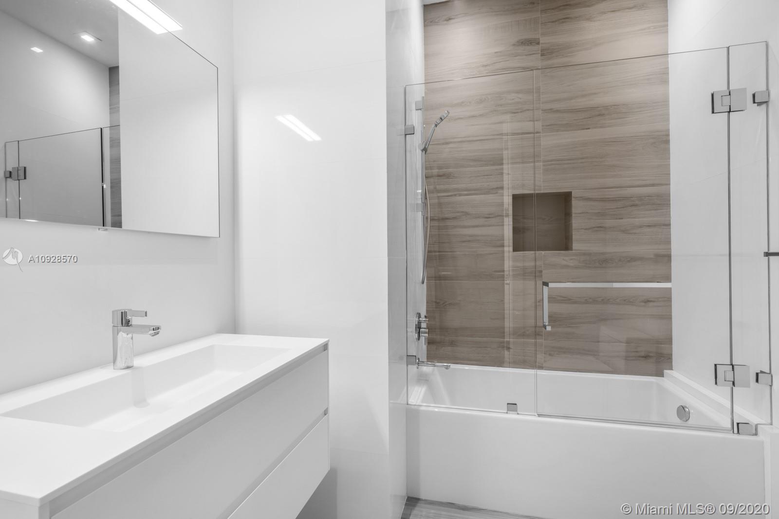 EASTERN SHORES 1ST ADDN - Residential