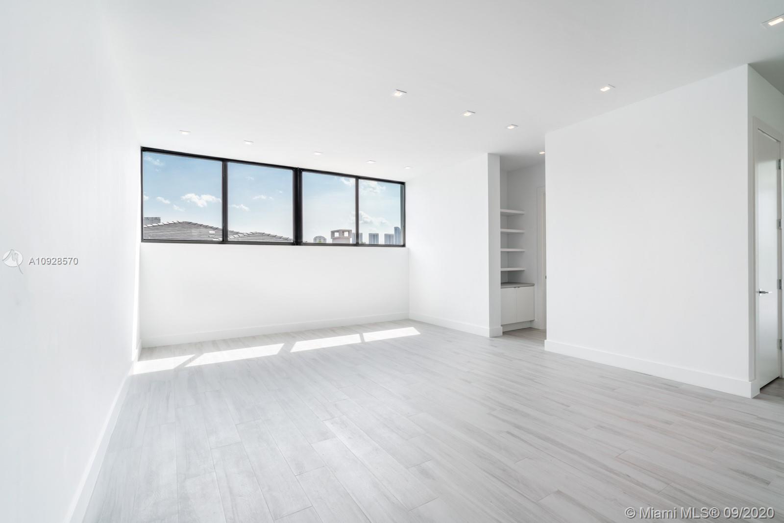 EASTERN SHORES 1ST ADDN - Residential