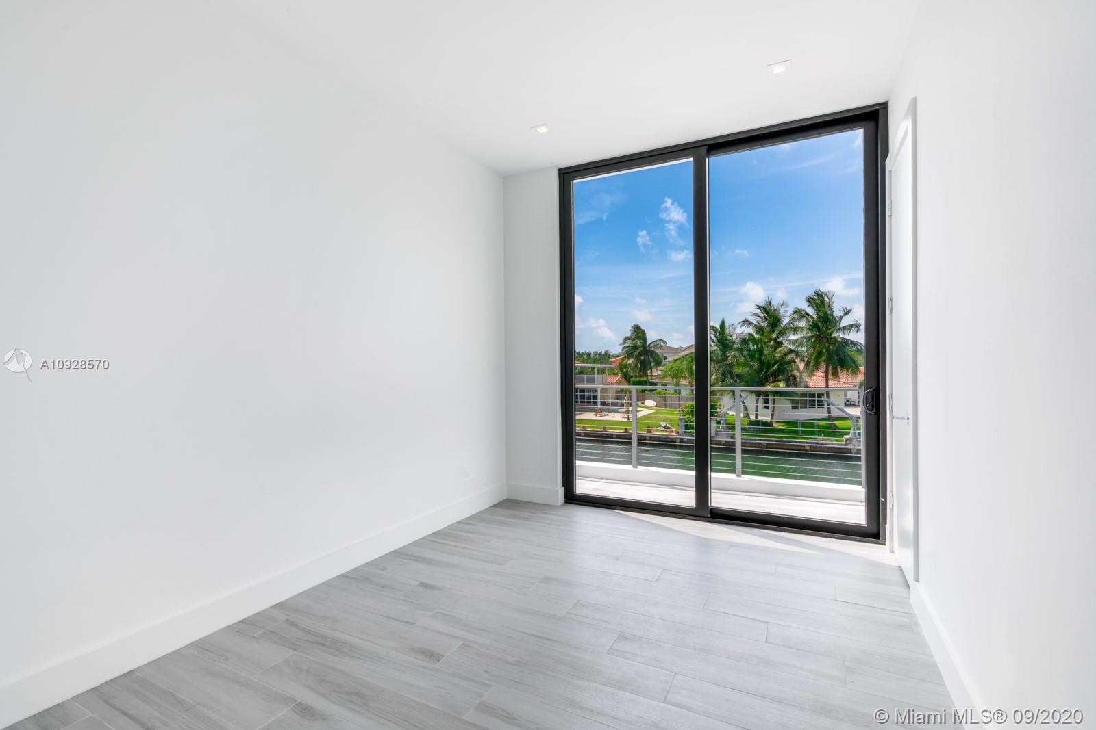 EASTERN SHORES 1ST ADDN - Residential