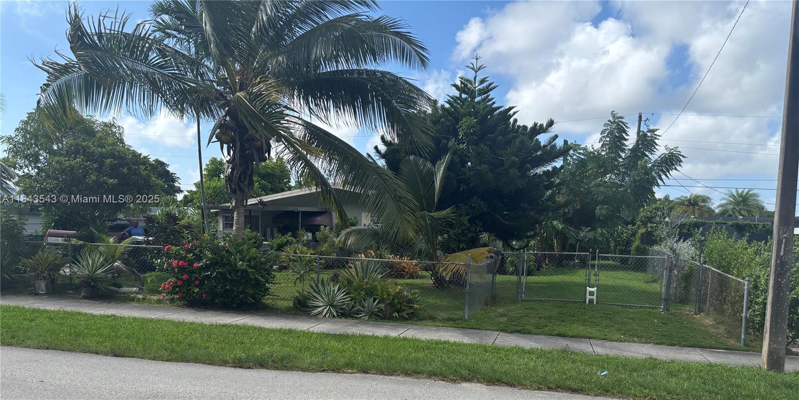 11530 SW 136th St