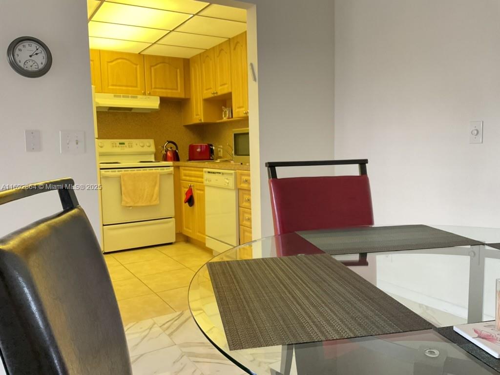 FANSHAW AT CENTURY VILLAG - Residential Lease