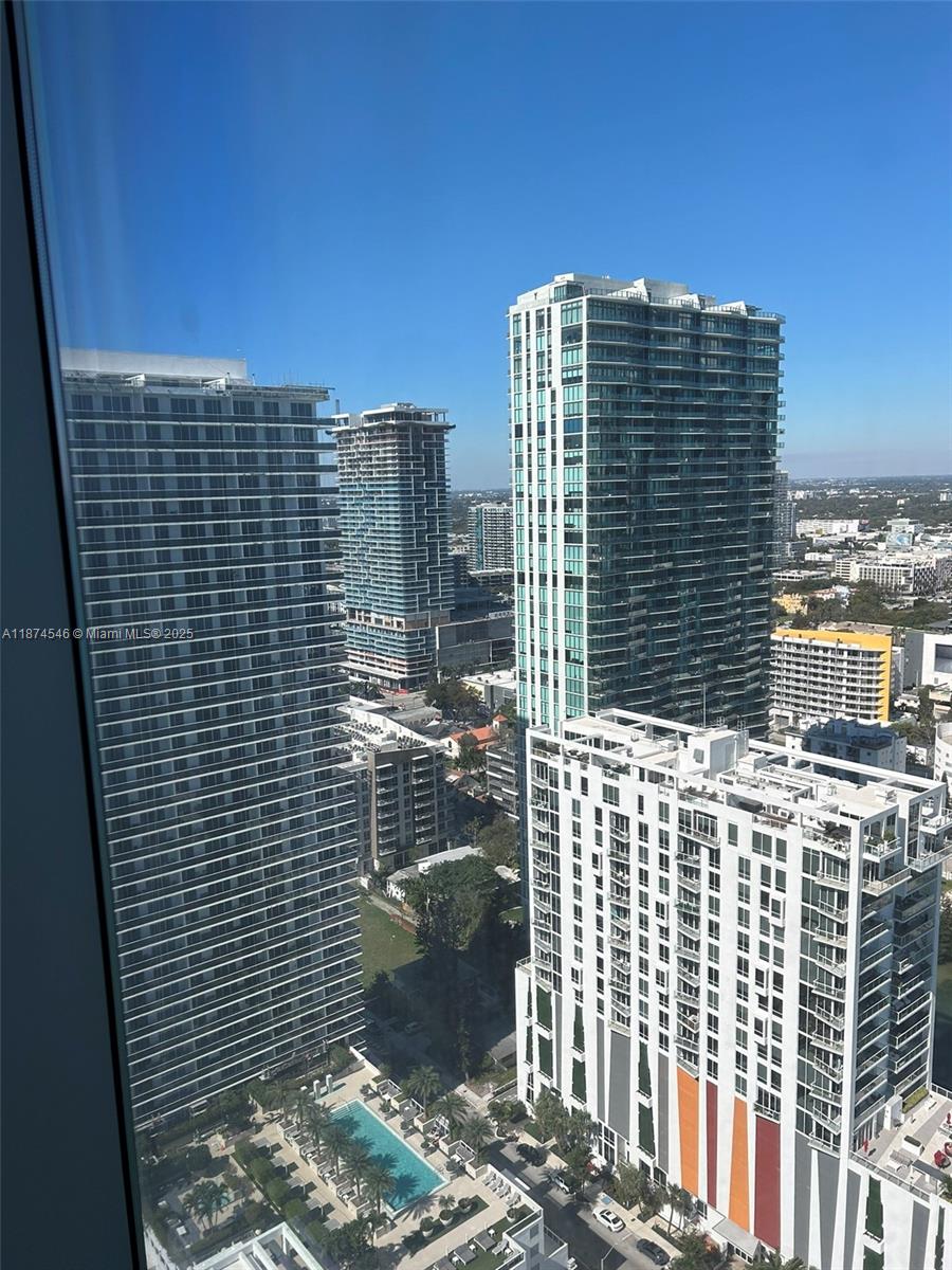 THE GREAT NEW MISSONI BAIA IN EDGEWATER, WERE LIFESTYLE AND LUXURY MEET YOU!. 10' FLOOR TO CELINGS WINDOWS, GREAT BALCONY. CONTEMPRARY ELEGANCE. WOLF AND SUBZERO APPLIANCES,KITCHEN ISLE, QUARTZ COUNTERTOP. AMENITIES INCLUDE A STATE OF THE ART FITNESS CENTER, PILATOS, SPA, AND TWO POOLS, YOGA CENTER, BUSINESS CENTER PARTY ROOM. NEAR TO THE CULTURAL AND BEST RESTAURANTS. CLOSE TO EVERYTHING.