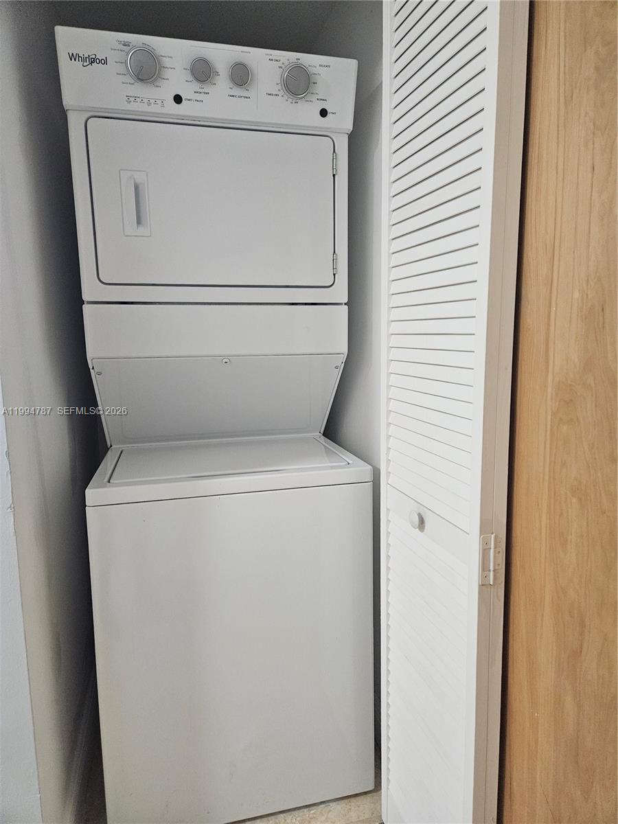 WIND CONDO - Residential Lease