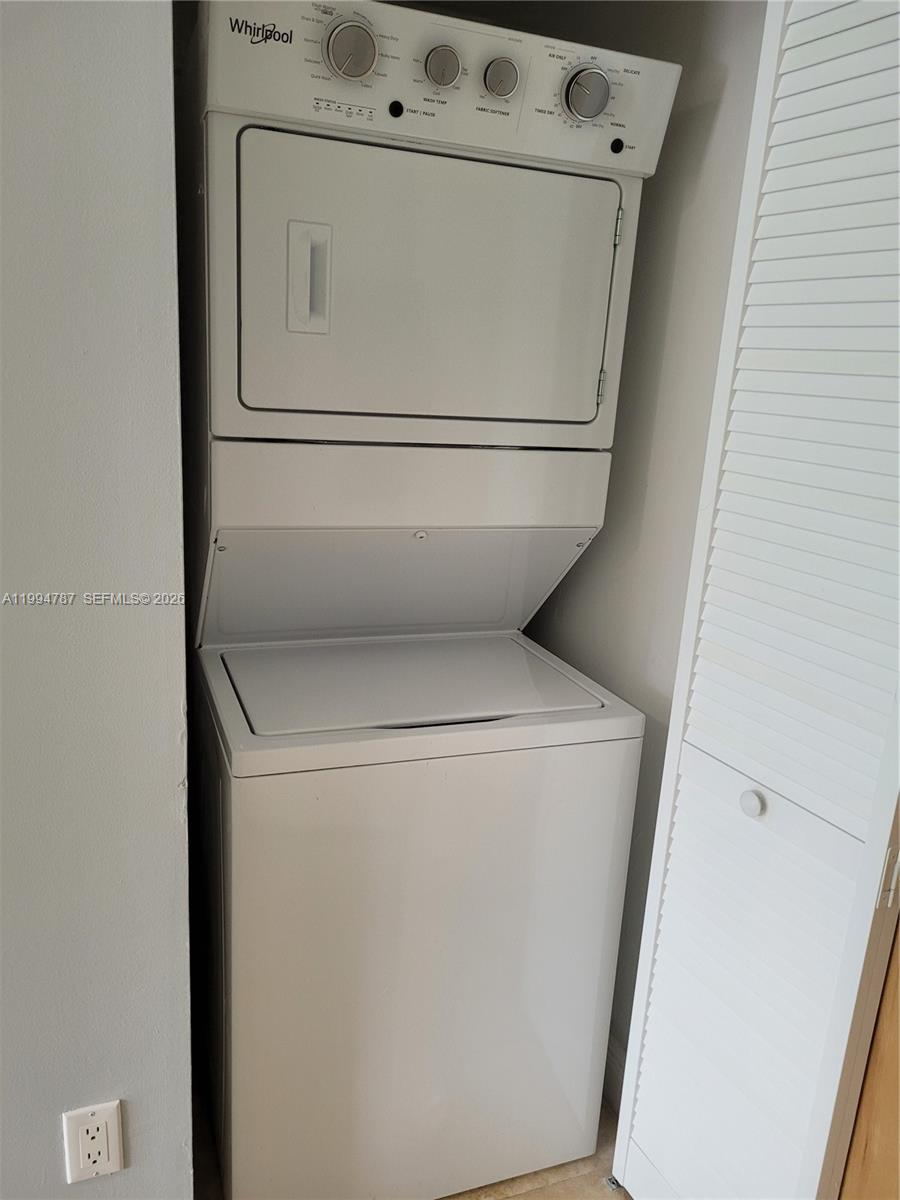 WIND CONDO - Residential Lease