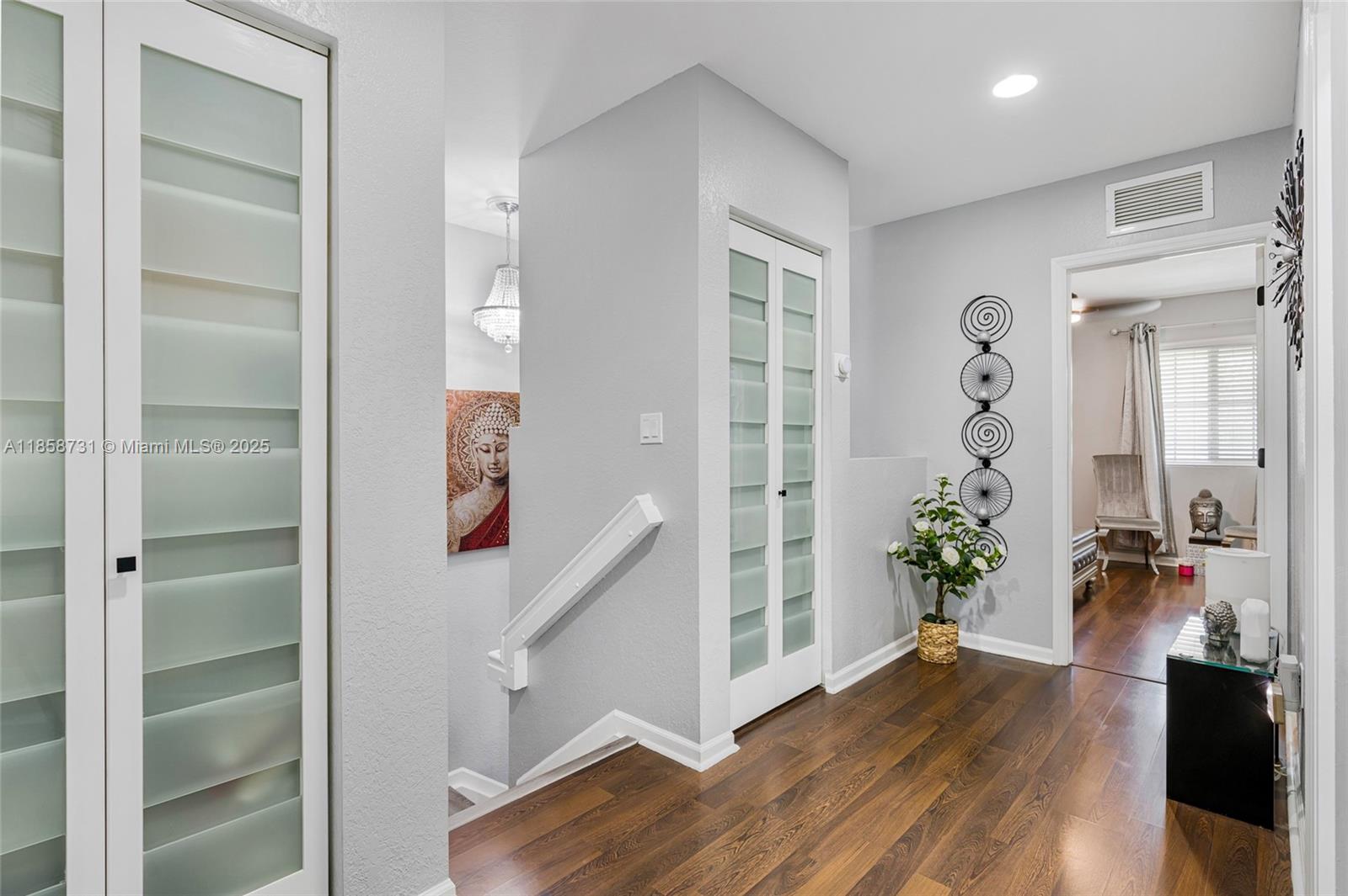 MANDARIN LAKES - Residential