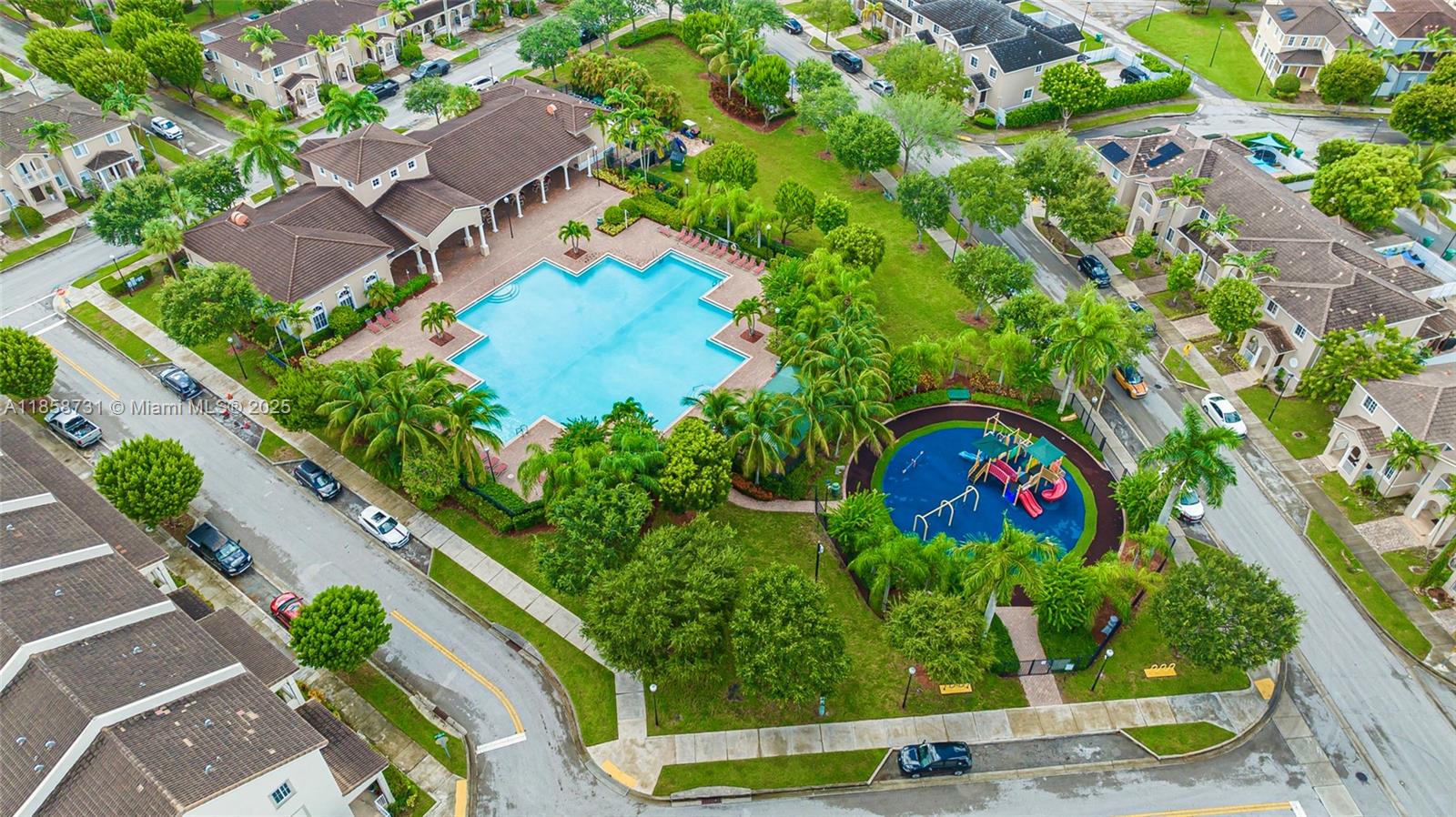 MANDARIN LAKES - Residential