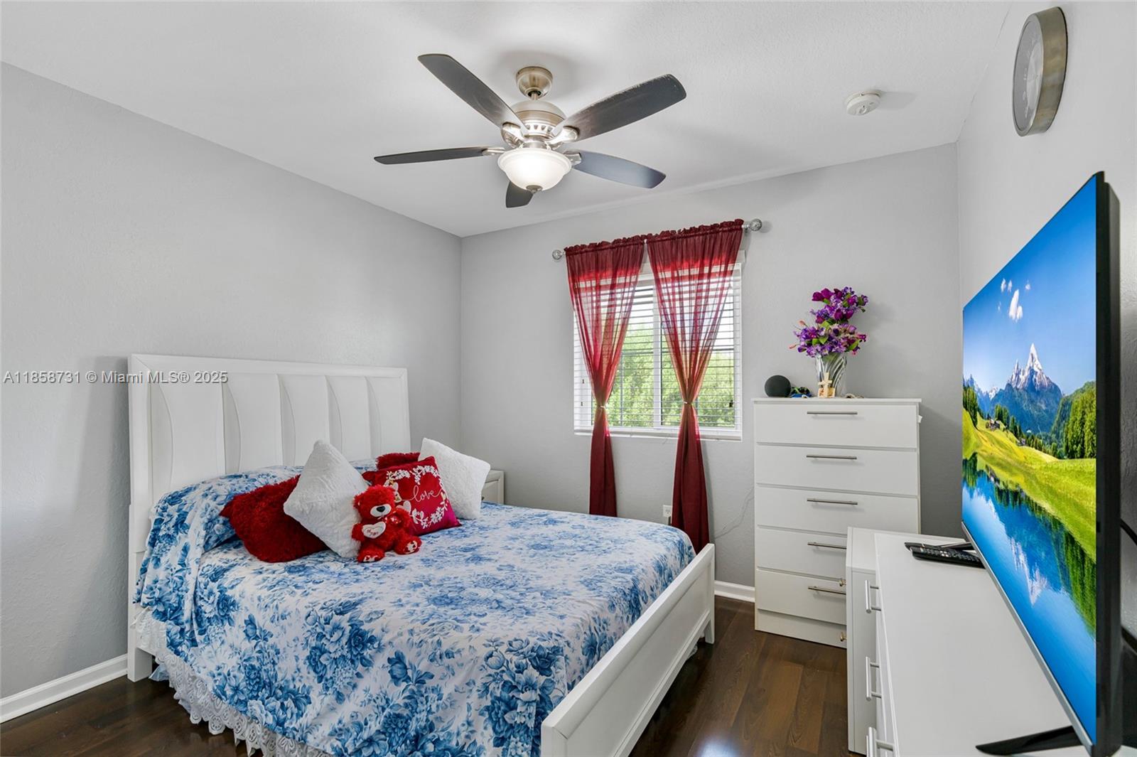 MANDARIN LAKES - Residential