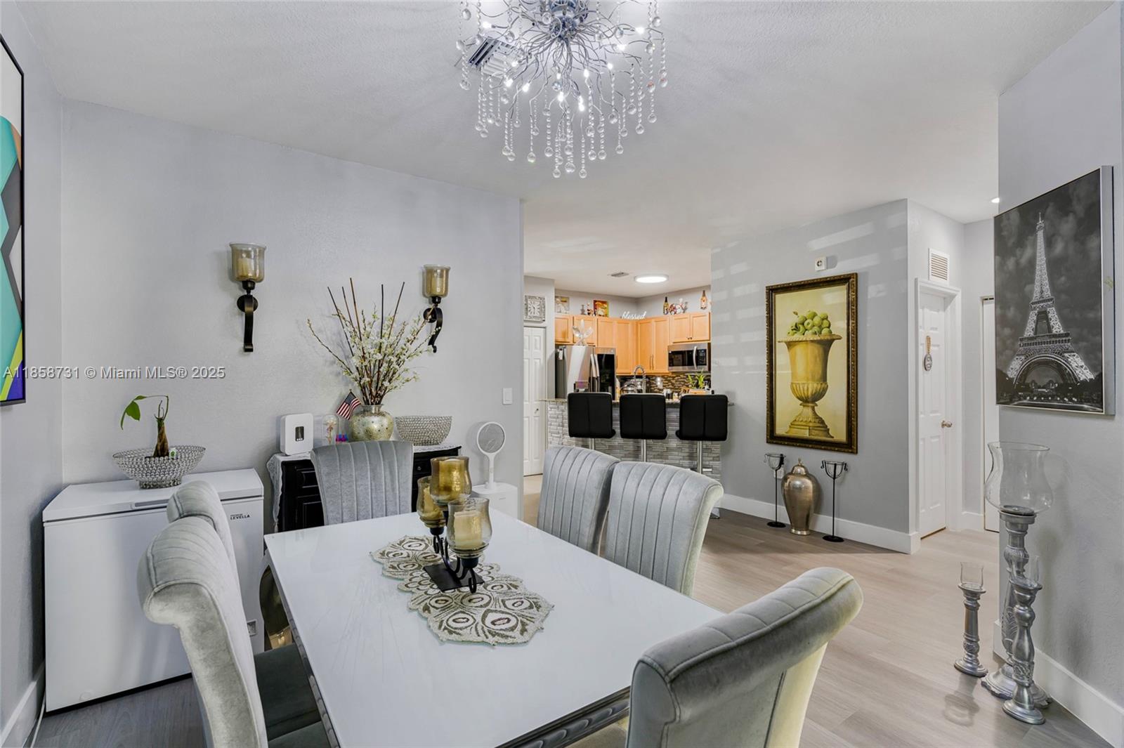 MANDARIN LAKES - Residential