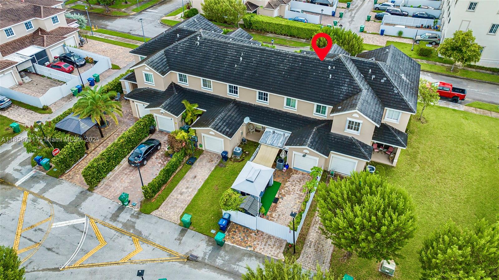 MANDARIN LAKES - Residential