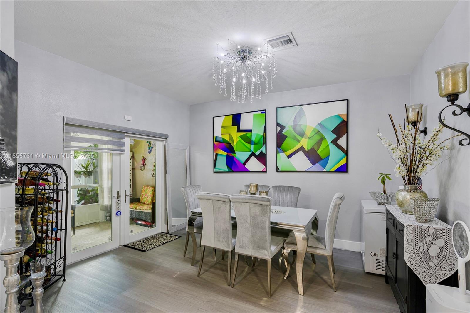 MANDARIN LAKES - Residential