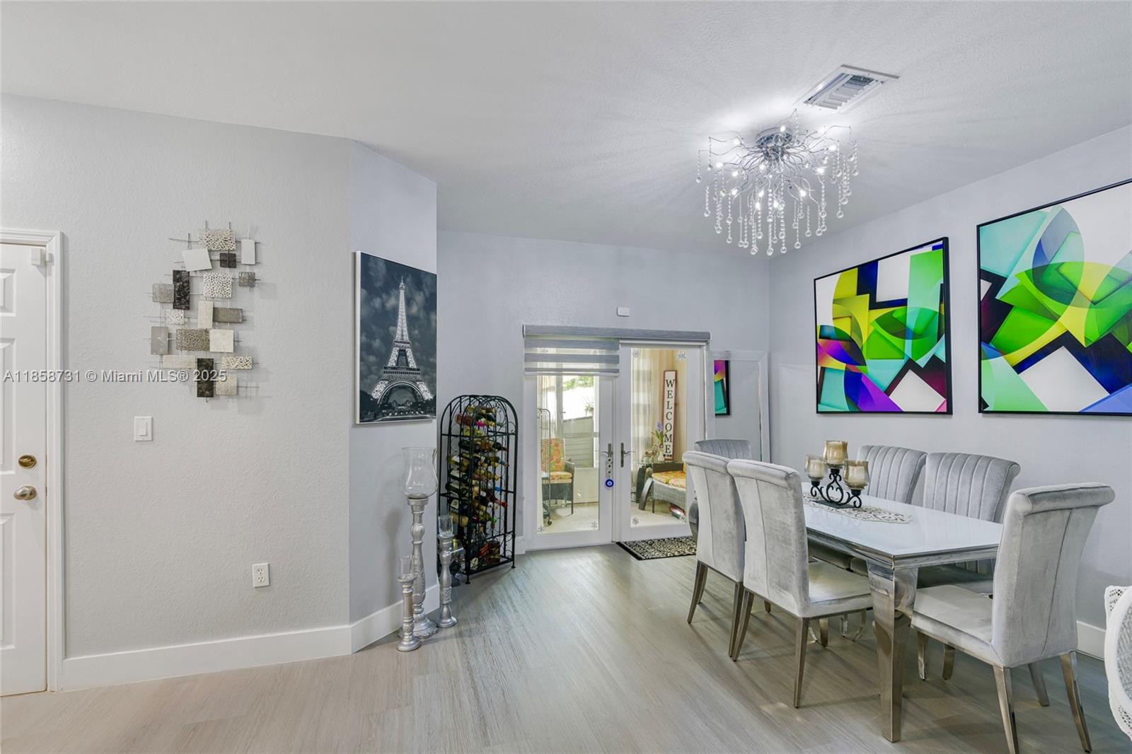 MANDARIN LAKES - Residential