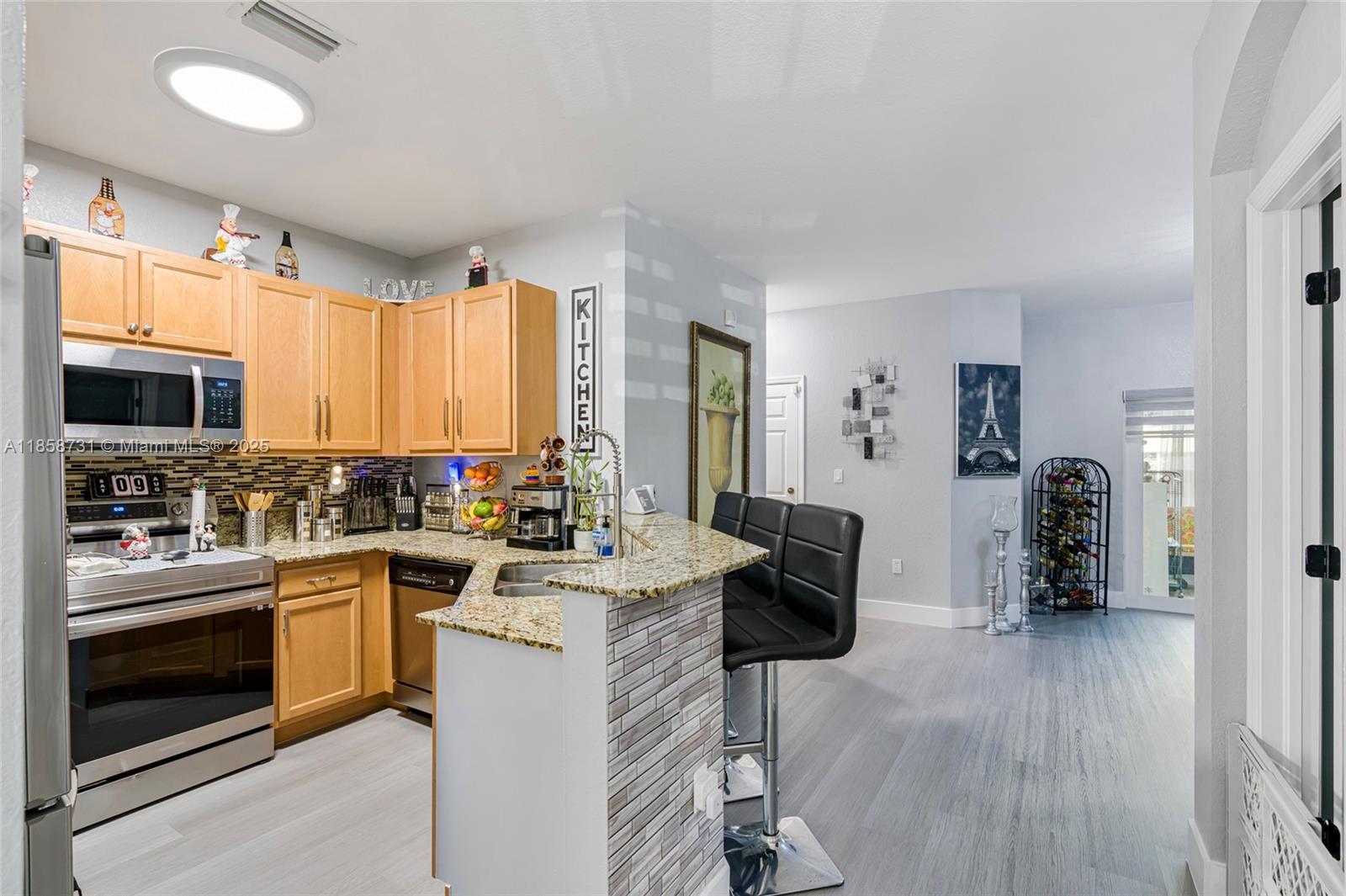 MANDARIN LAKES - Residential