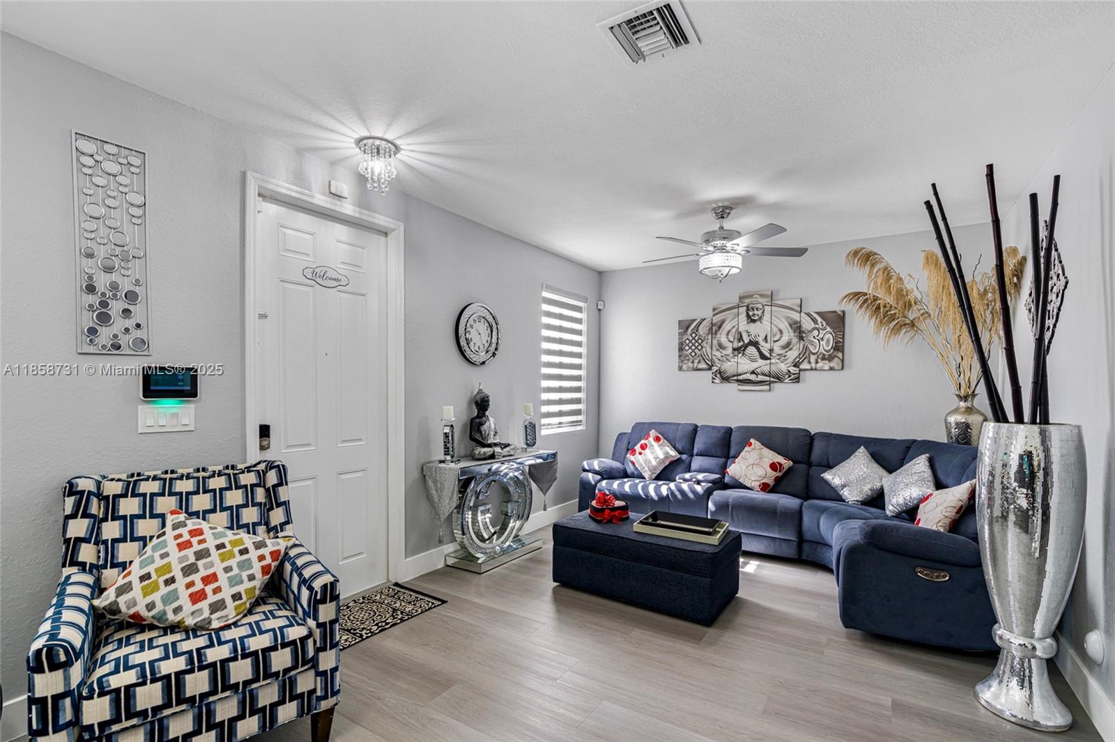 MANDARIN LAKES - Residential