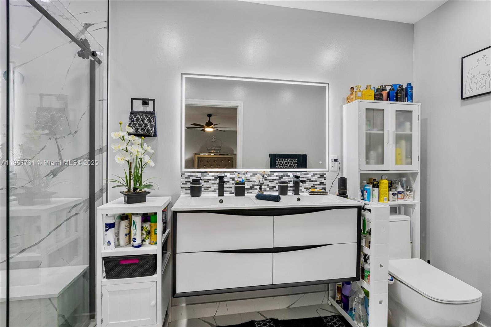 MANDARIN LAKES - Residential