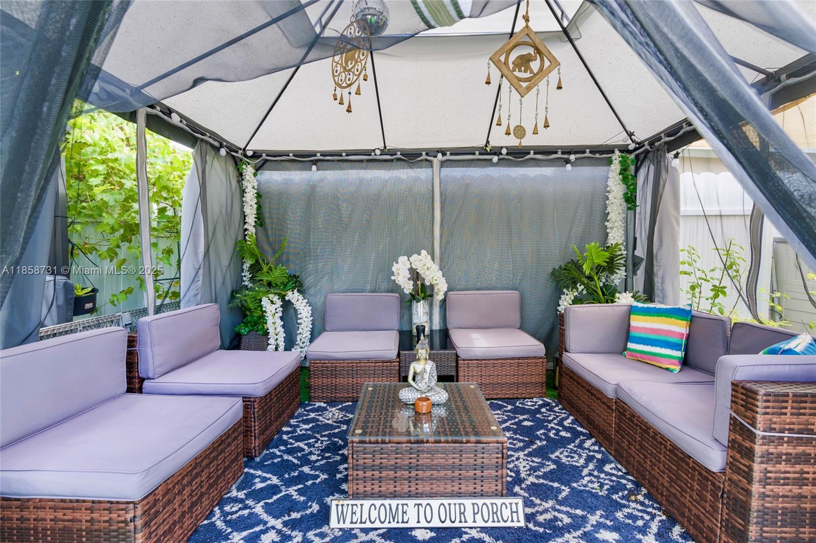 MANDARIN LAKES - Residential