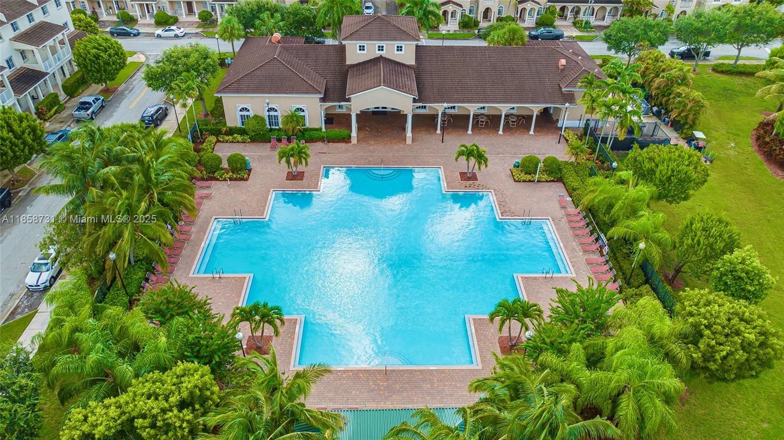 MANDARIN LAKES - Residential