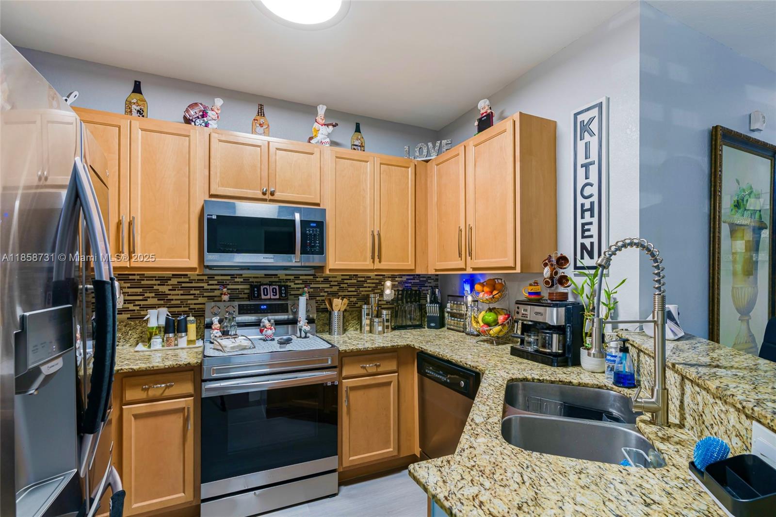 MANDARIN LAKES - Residential