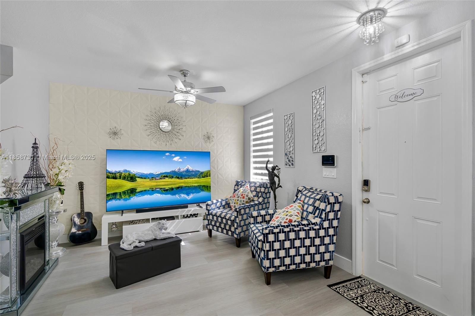 MANDARIN LAKES - Residential