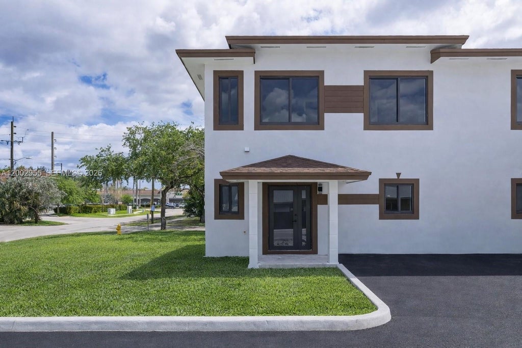 Photo of 4717 SW 32nd Ave, Dania Beach, FL 33312 (MLS # A12002955)