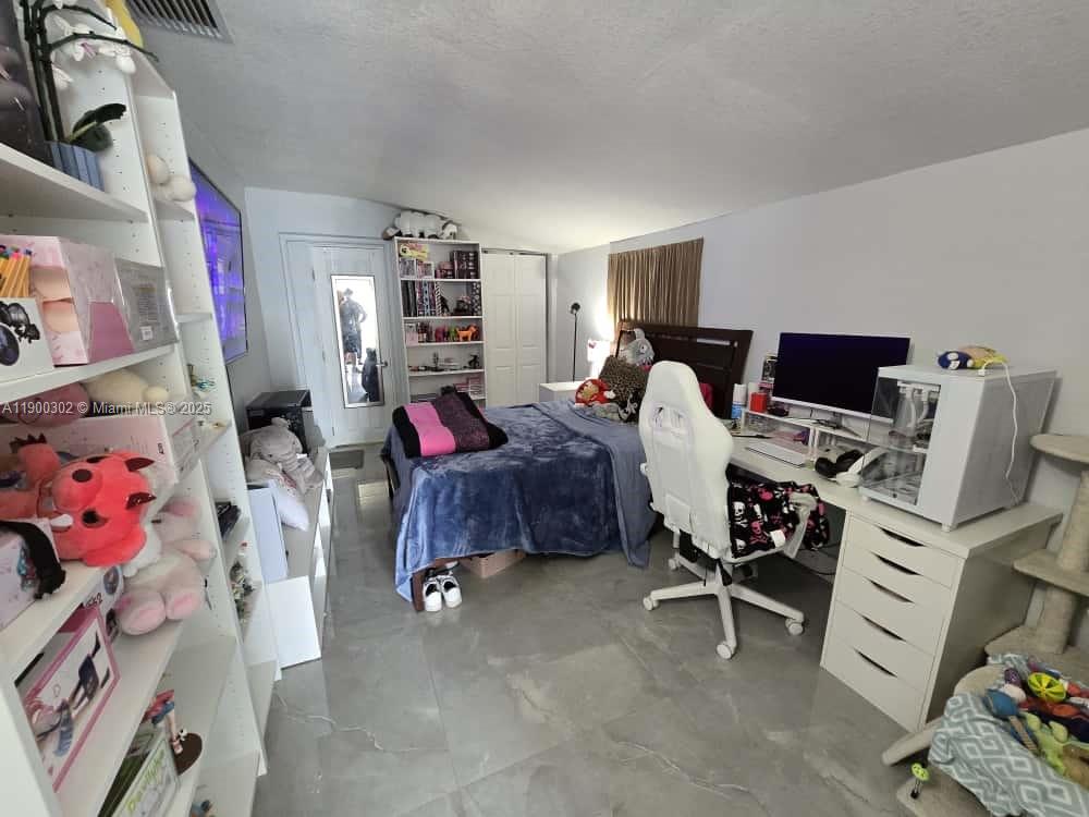 SO MIAMI HEIGHTS ADDN D - Residential