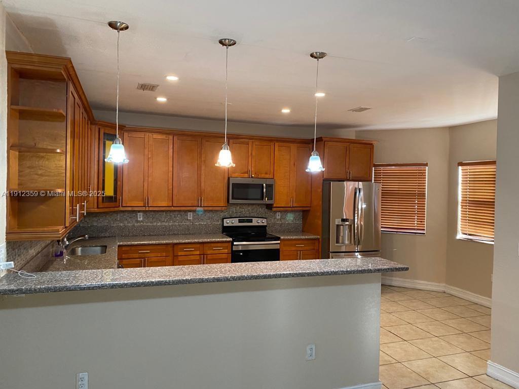 SABLE PALM ESTATES - Residential Lease