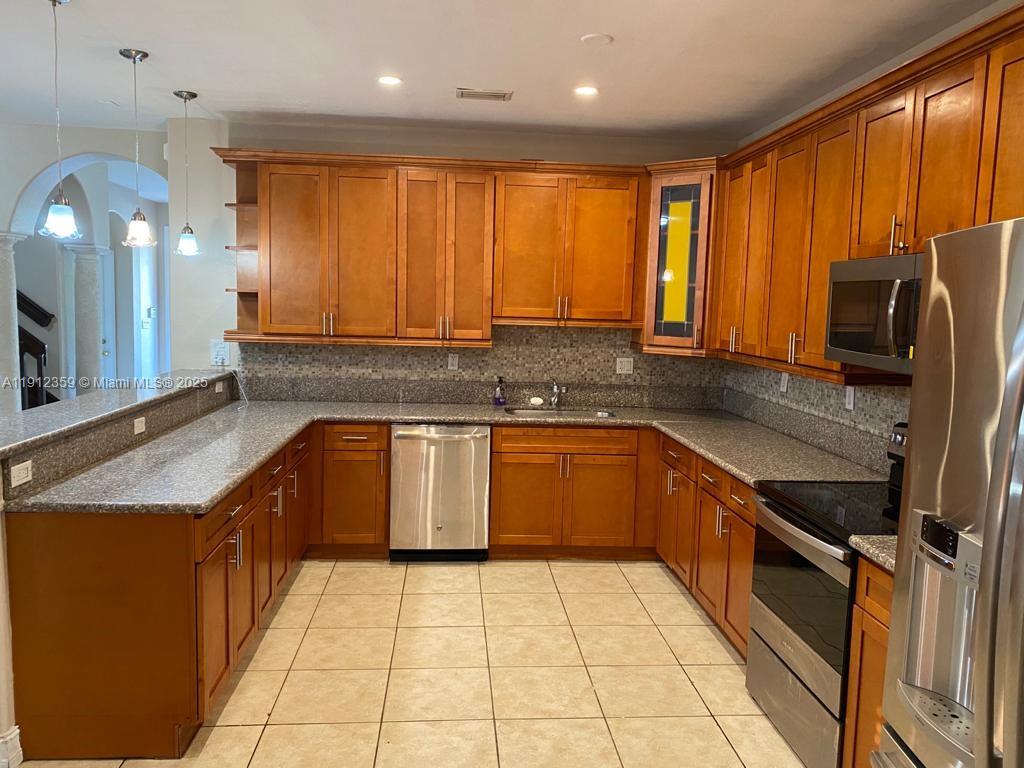 SABLE PALM ESTATES - Residential Lease