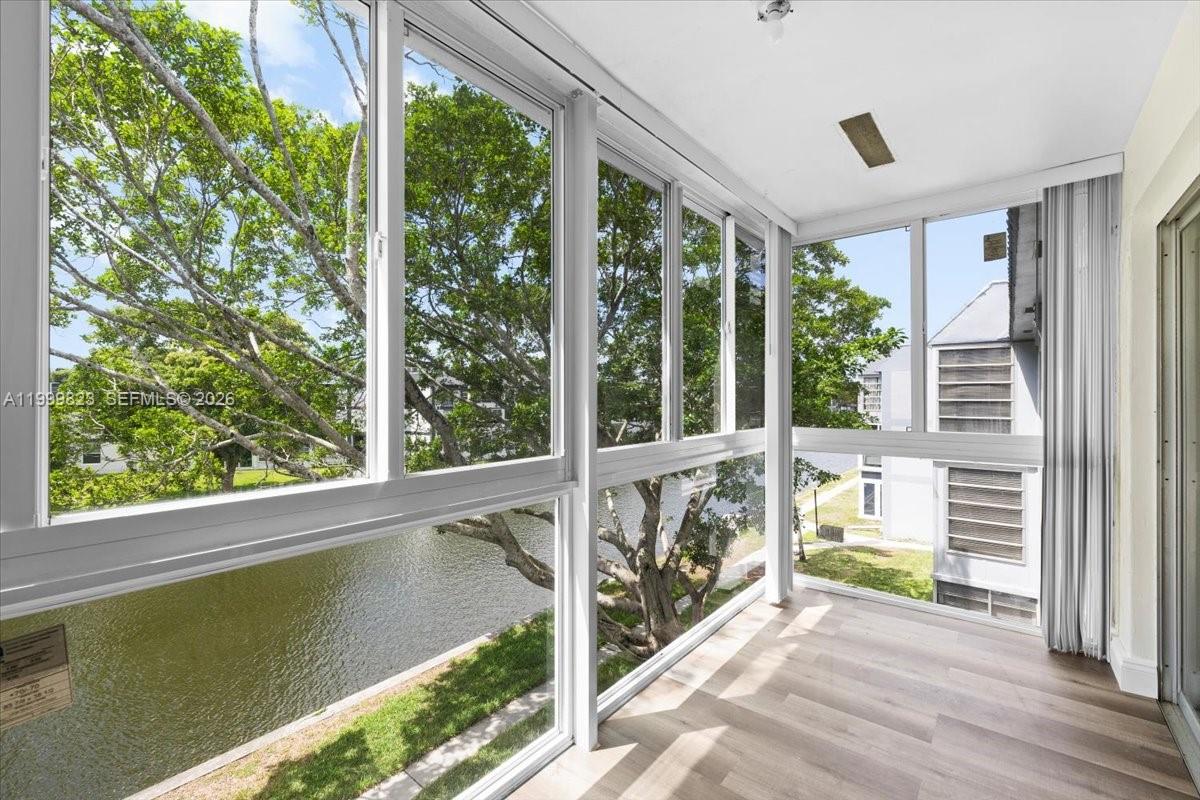 SANDS POINT CONDOMINIUM I - Residential