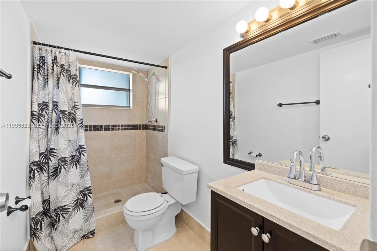 SANDS POINT CONDOMINIUM I - Residential