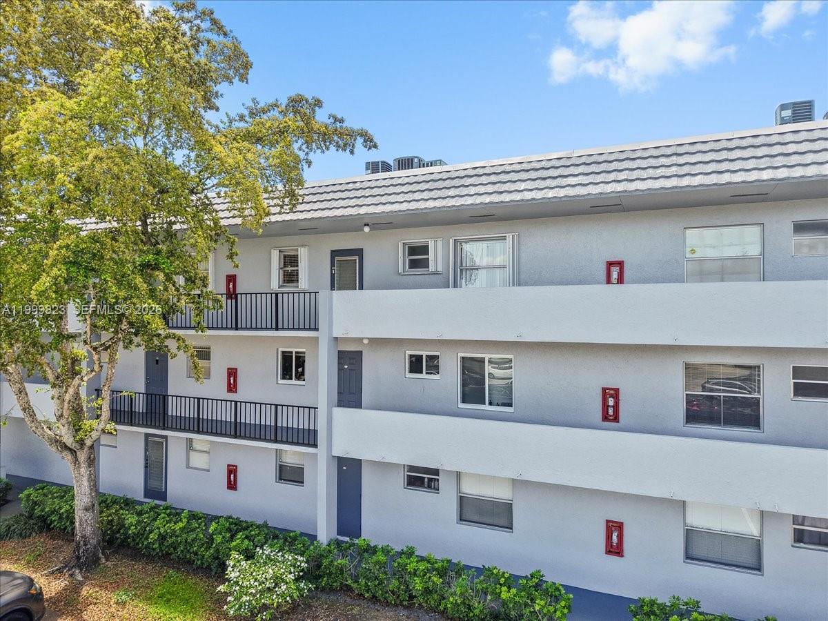 SANDS POINT CONDOMINIUM I - Residential