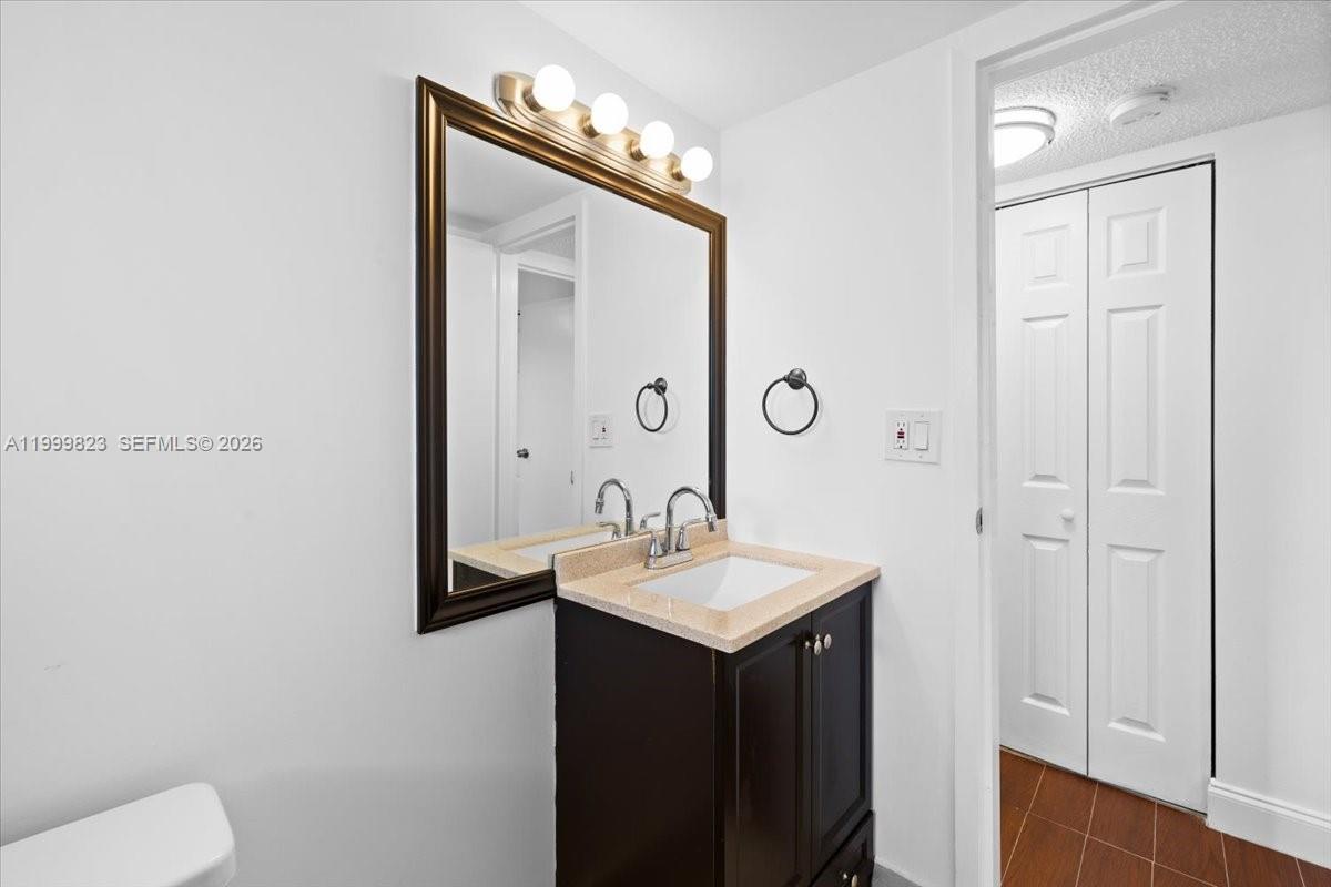 SANDS POINT CONDOMINIUM I - Residential