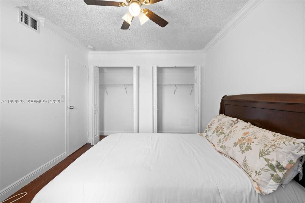 SANDS POINT CONDOMINIUM I - Residential