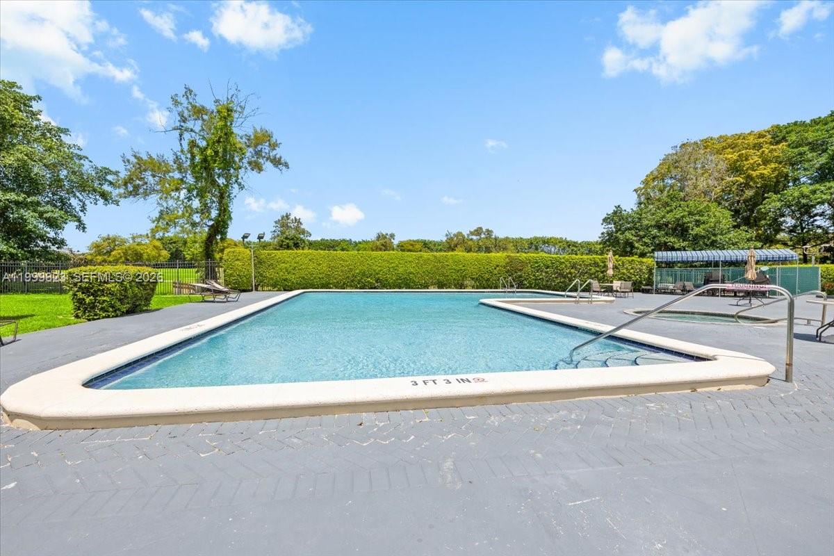 SANDS POINT CONDOMINIUM I - Residential