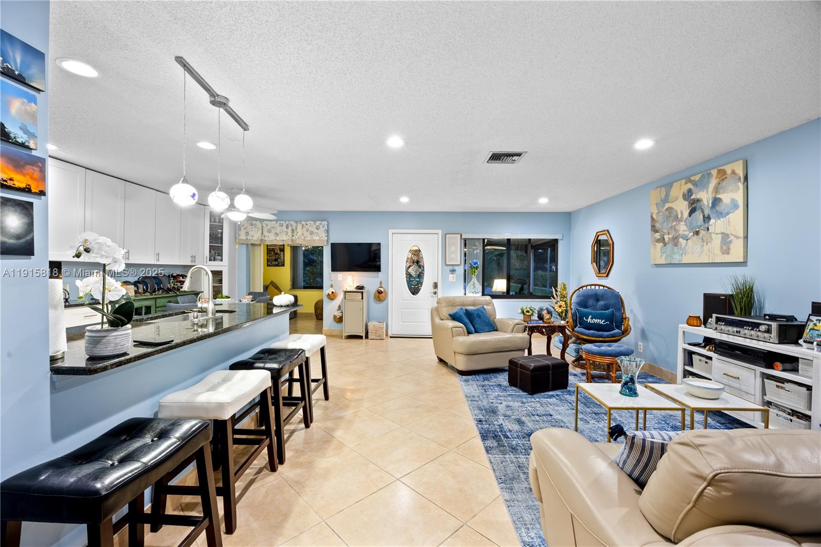 DELRAY VILLAS 3 - Residential