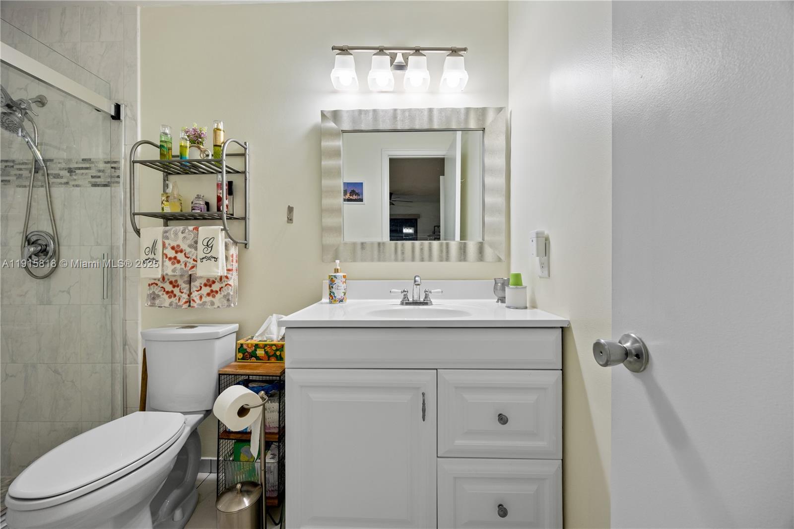 DELRAY VILLAS 3 - Residential