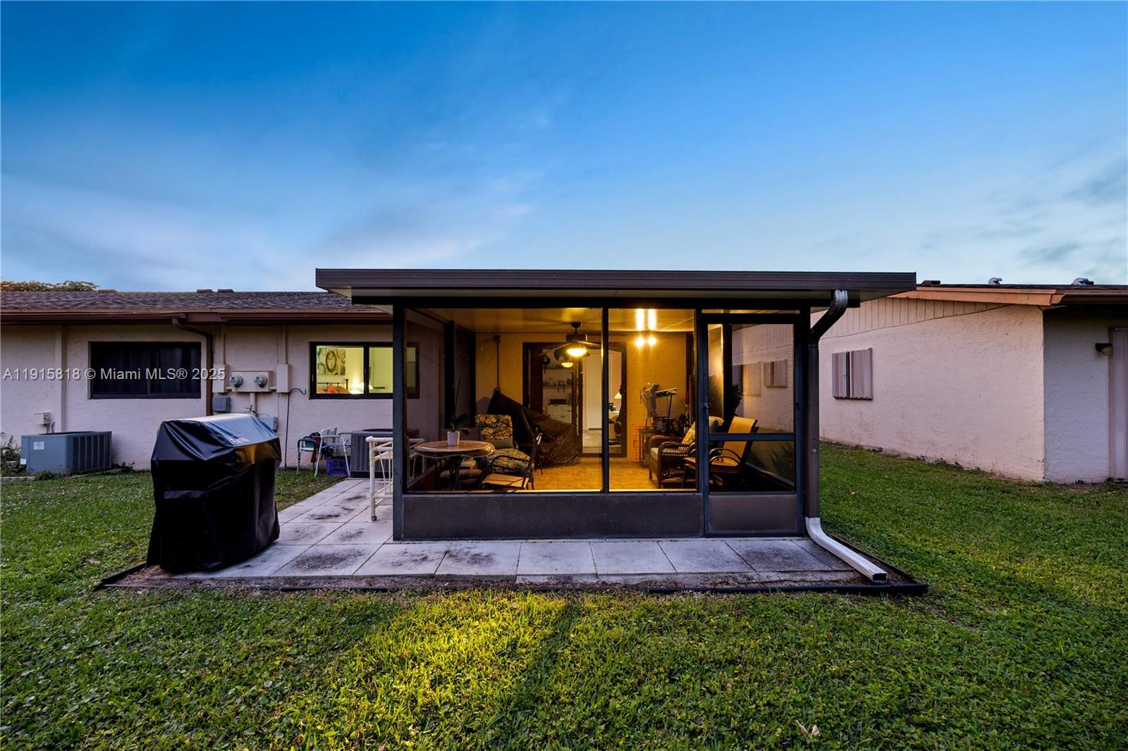 DELRAY VILLAS 3 - Residential