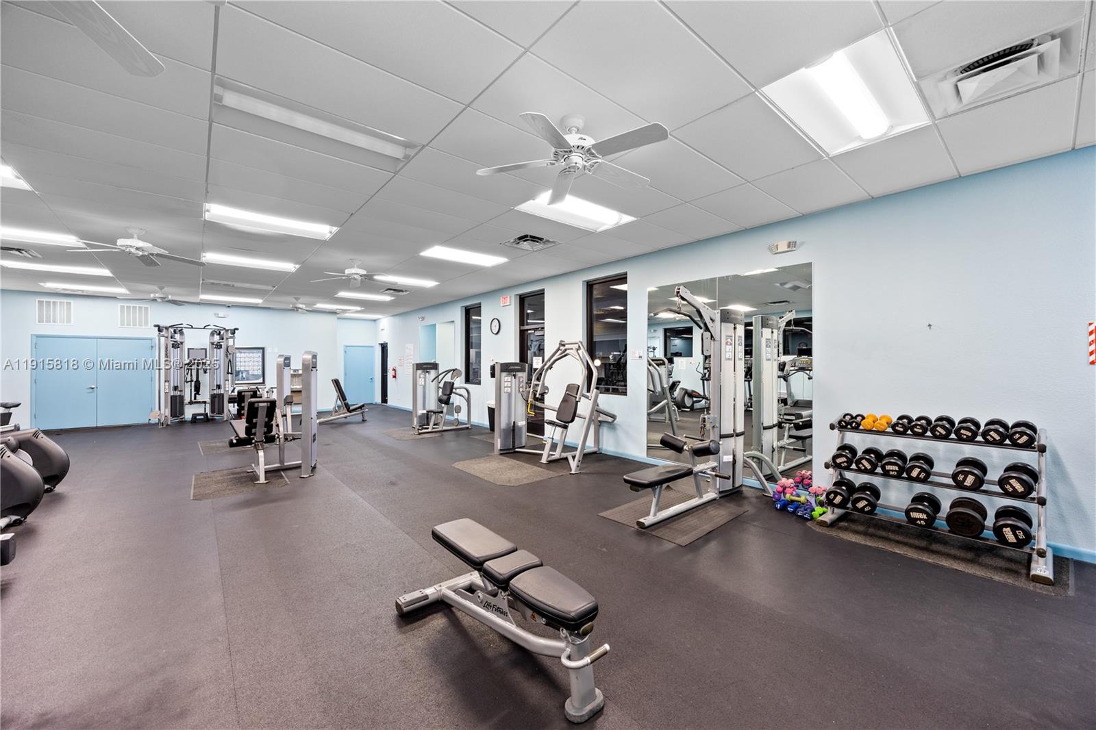 DELRAY VILLAS 3 - Residential