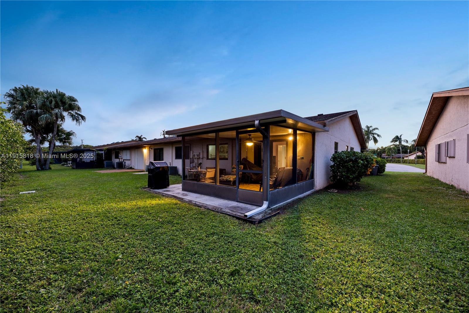 DELRAY VILLAS 3 - Residential