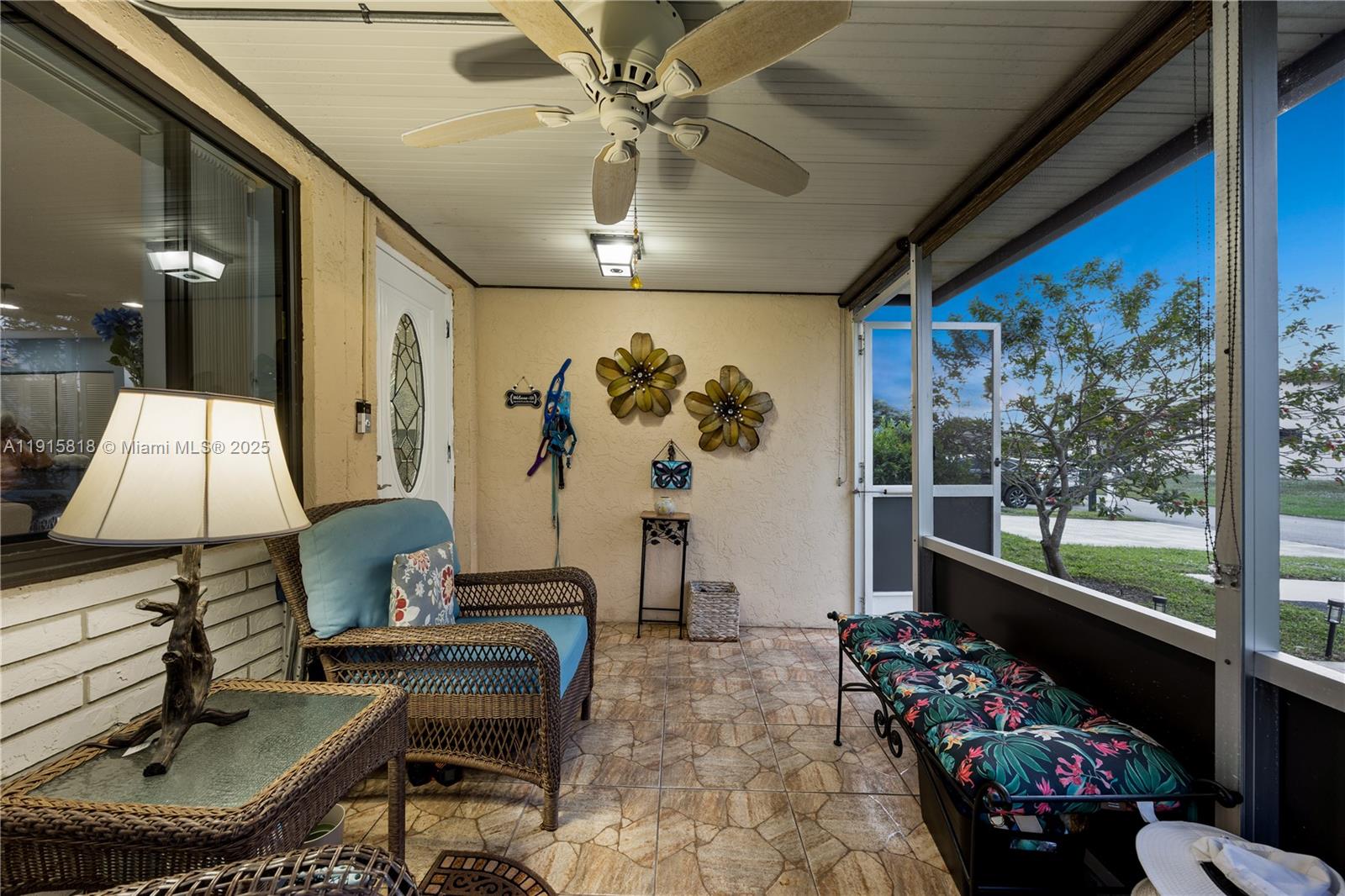 DELRAY VILLAS 3 - Residential