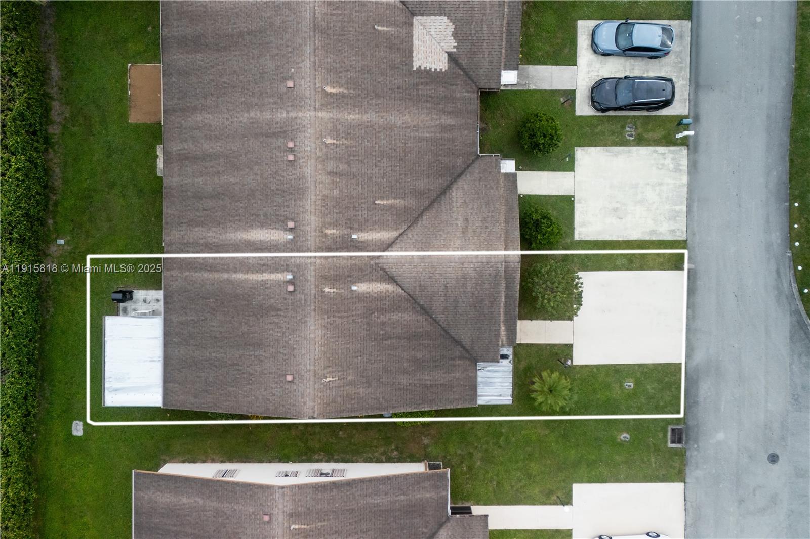 DELRAY VILLAS 3 - Residential