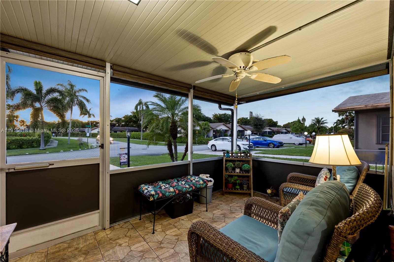 DELRAY VILLAS 3 - Residential