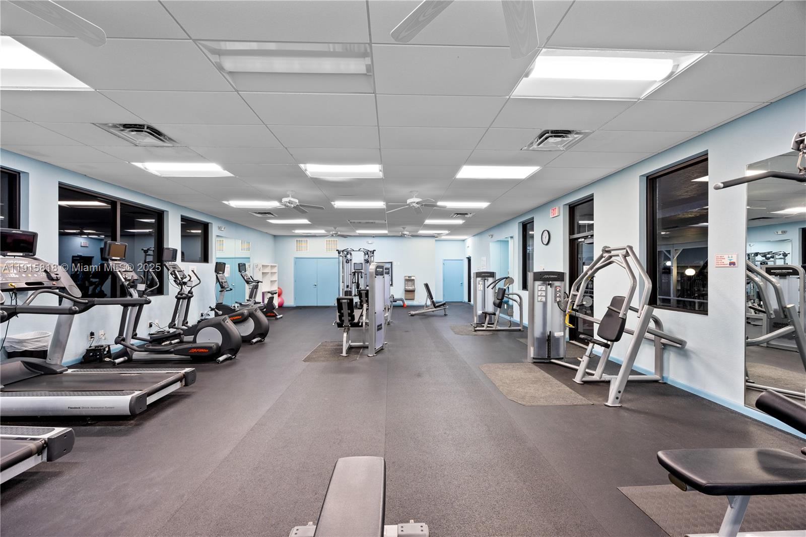 DELRAY VILLAS 3 - Residential