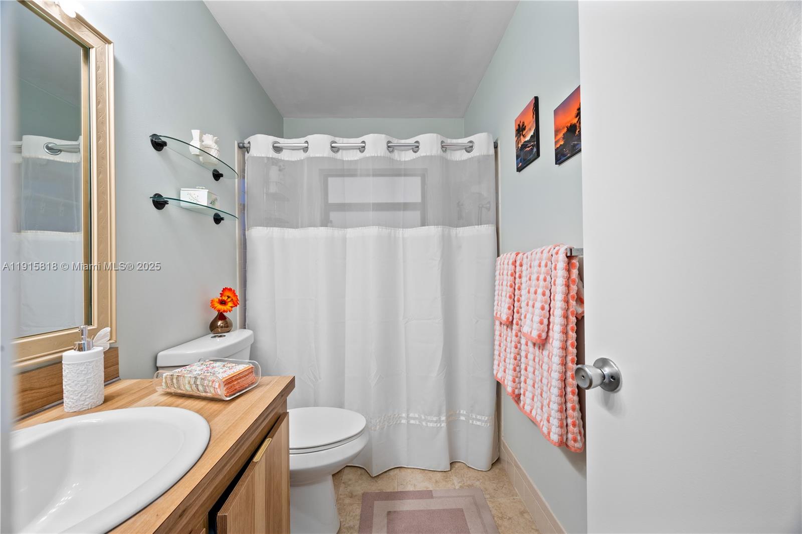 DELRAY VILLAS 3 - Residential