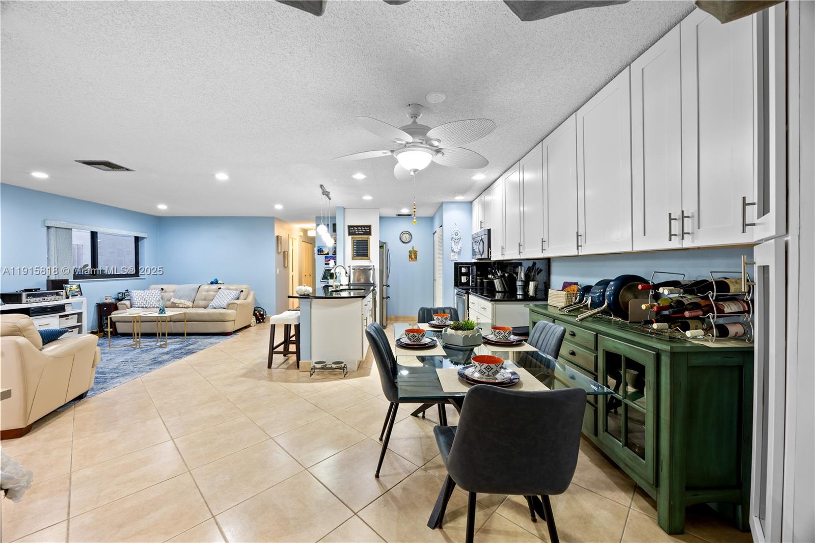 DELRAY VILLAS 3 - Residential