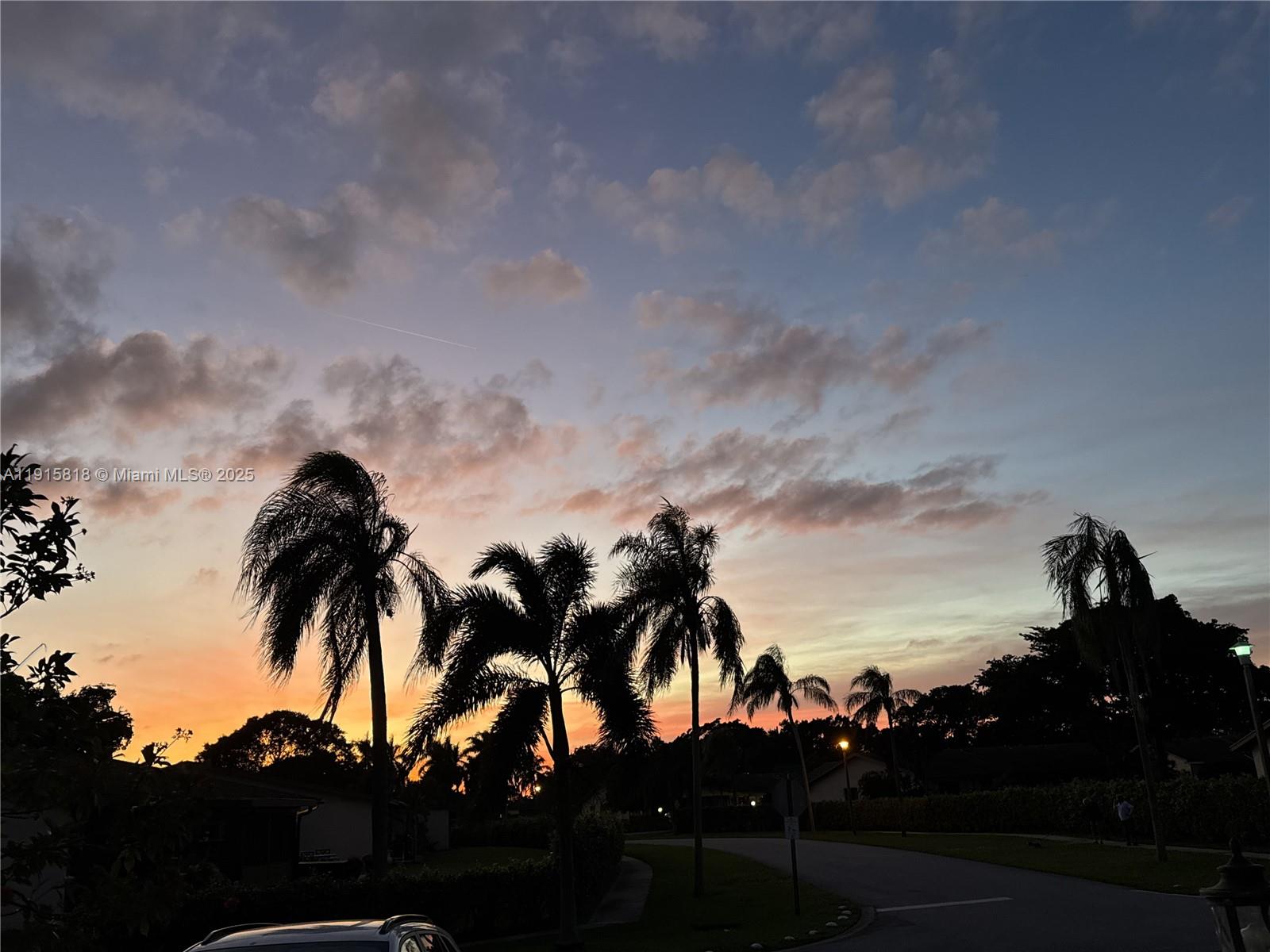 DELRAY VILLAS 3 - Residential