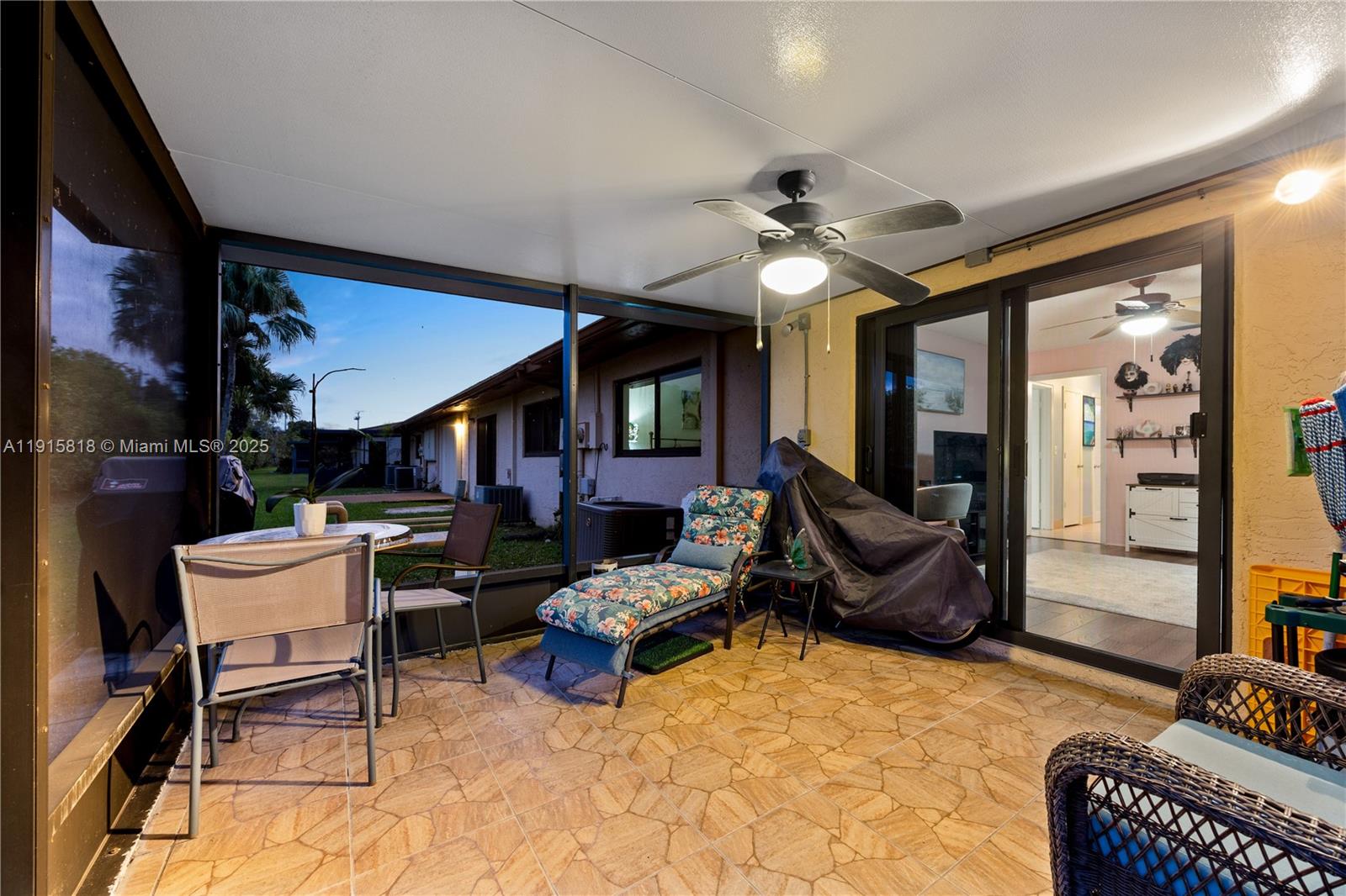 DELRAY VILLAS 3 - Residential