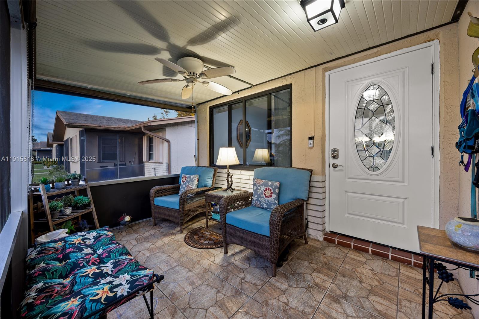 DELRAY VILLAS 3 - Residential