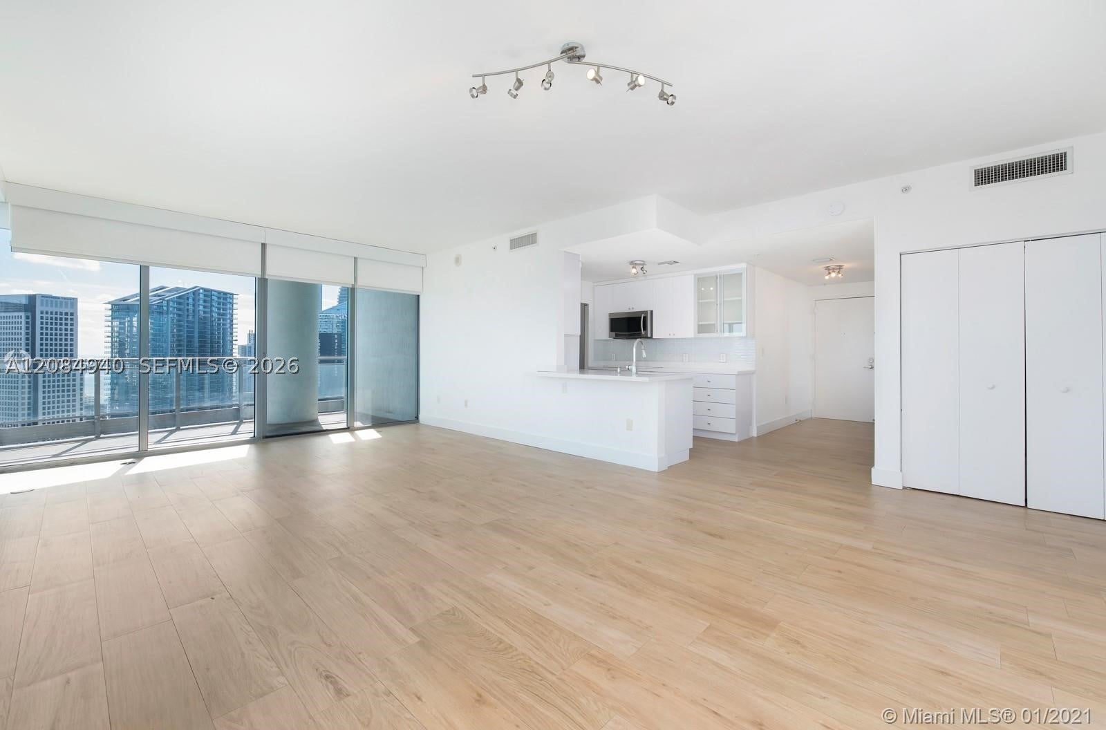 90 SW 3rd St 4004