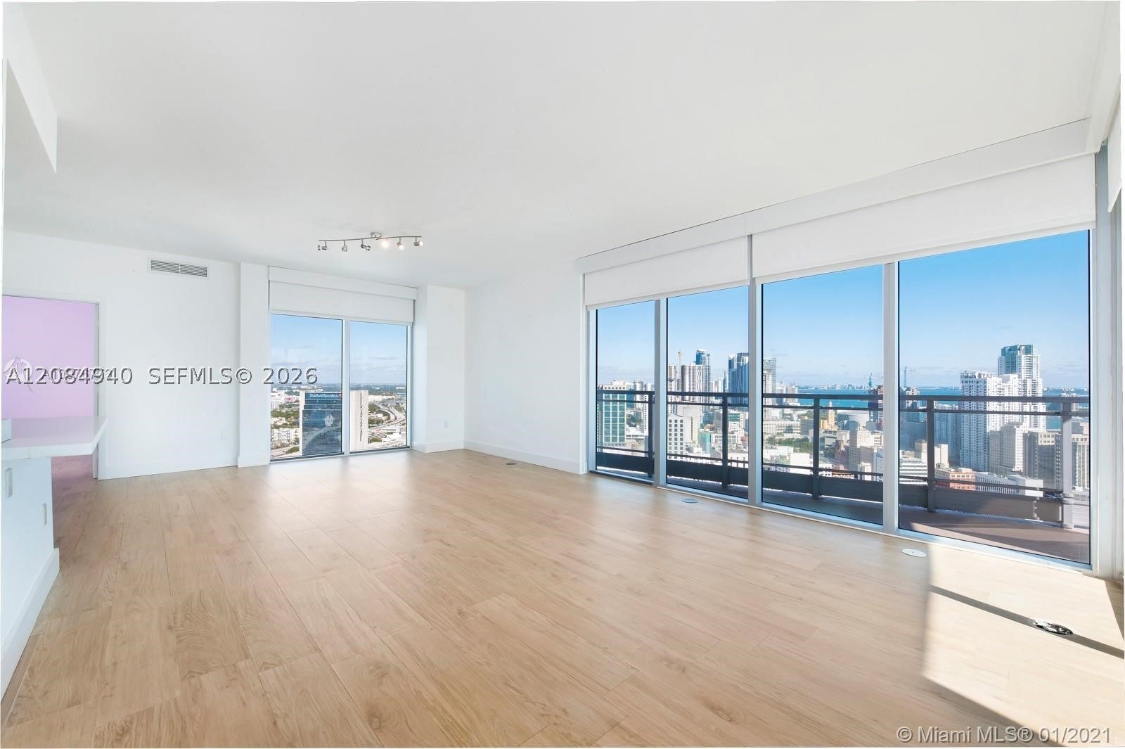 90 SW 3rd St 4004