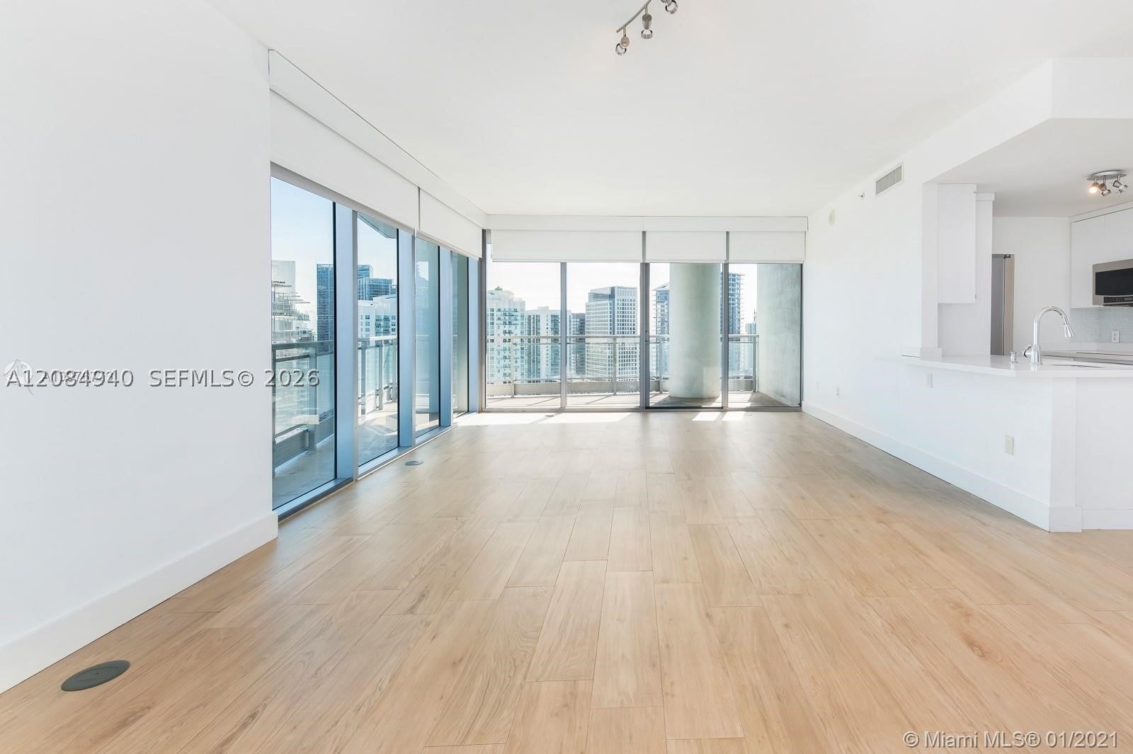 90 SW 3rd St 4004