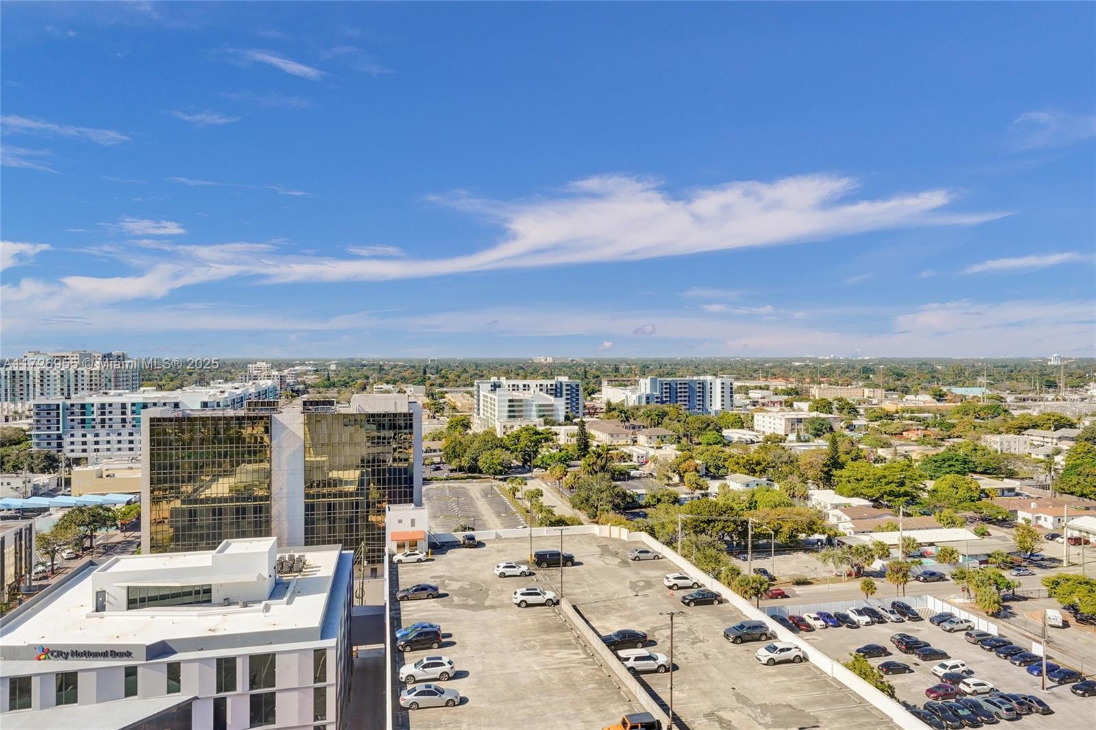 RADIUS CONDO - Residential